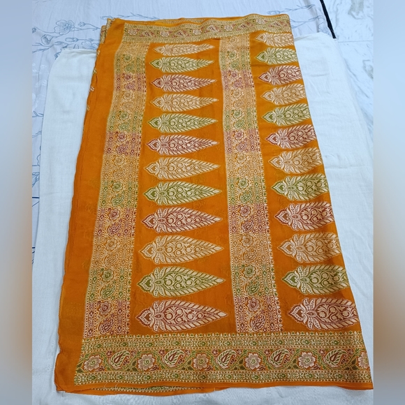 Fine embroidered saree - Picture 6 of 13